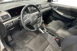 Hopea Toyota Corolla 2004 kuva 7.