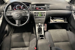 Hopea Toyota Corolla 2004 kuva 9.
