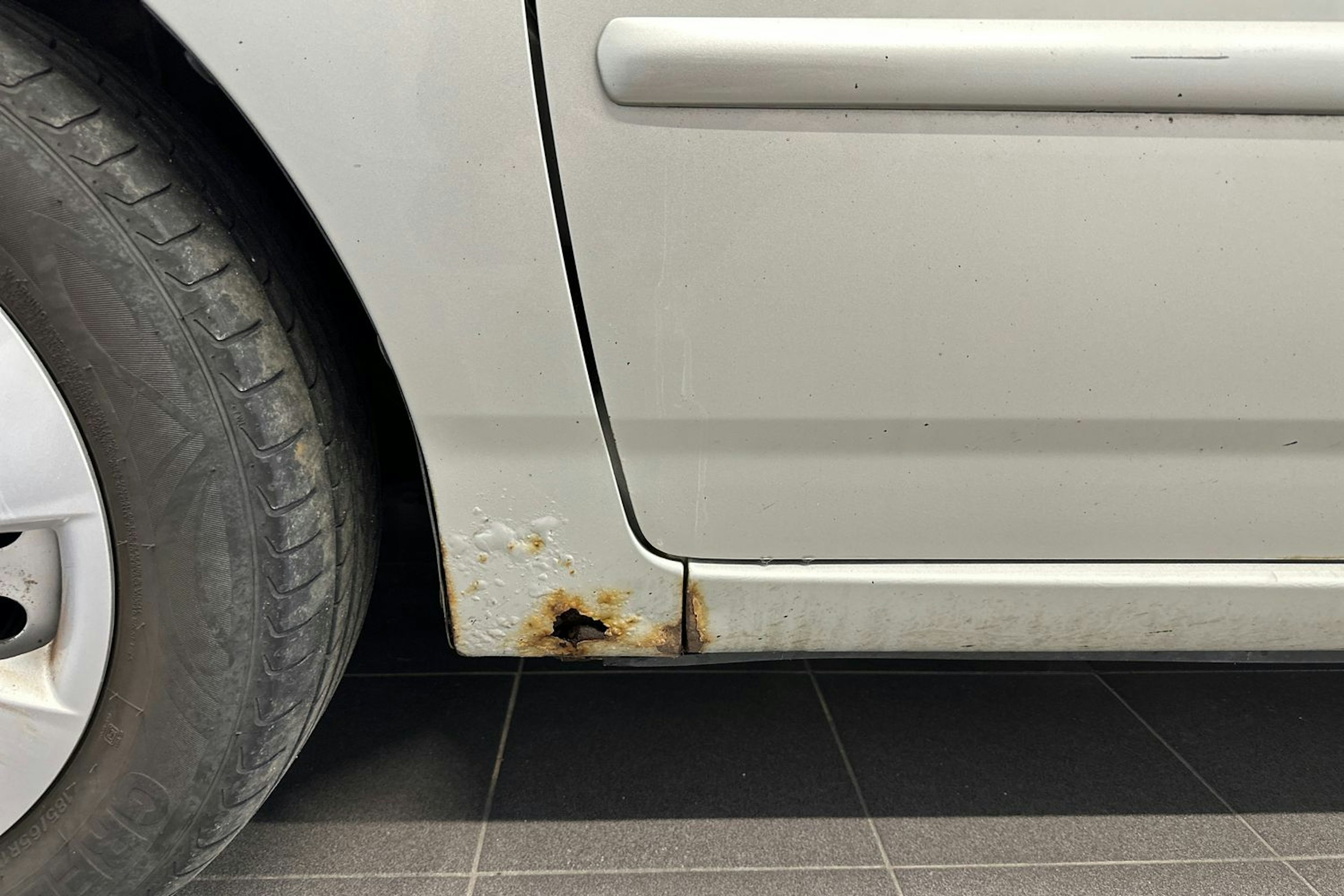 Hopea Toyota Corolla 2004 kuva 23.
