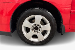 punainen Toyota Corolla 2004 kuva 11.