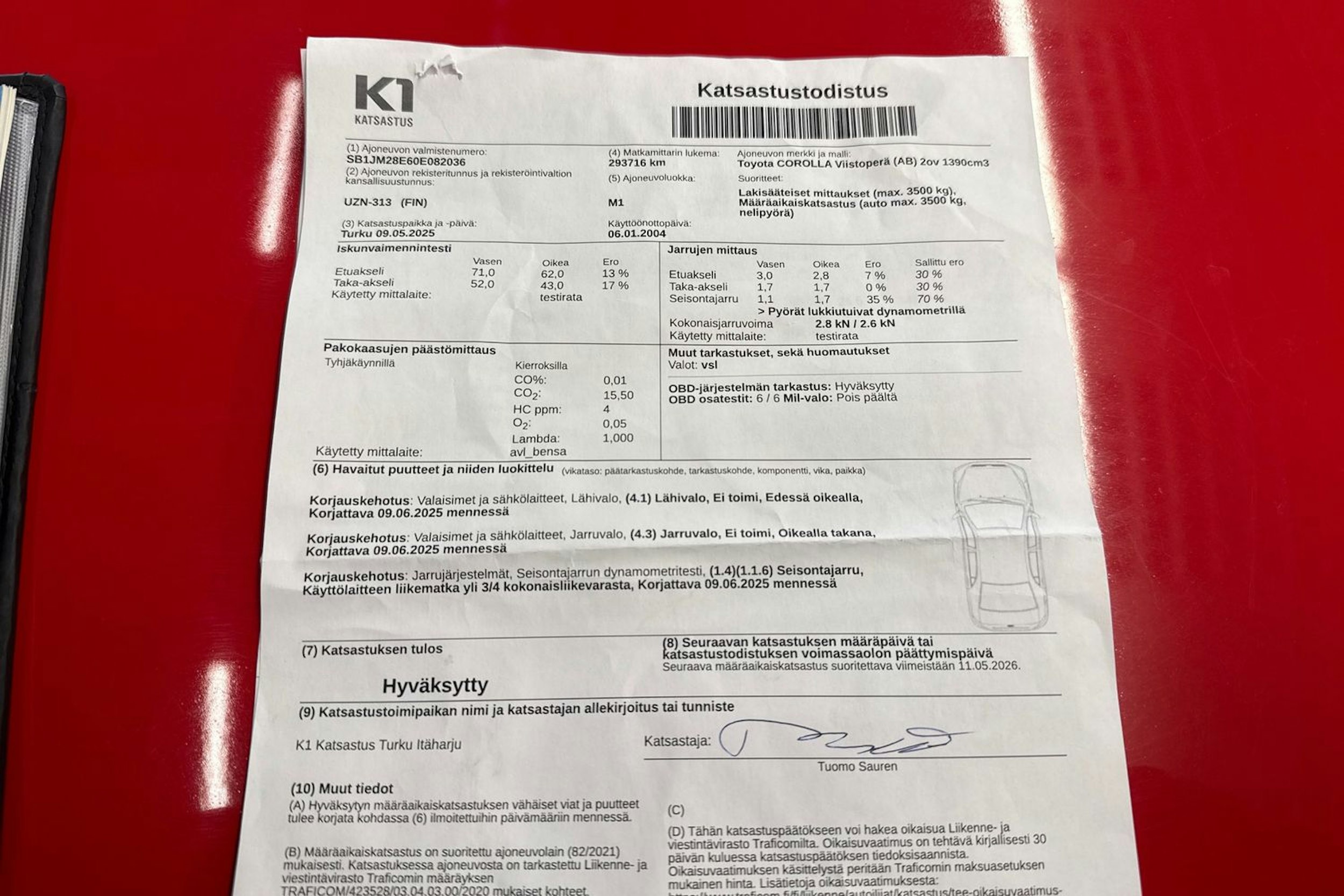 punainen Toyota Corolla 2004 kuva 27.