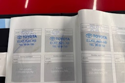 punainen Toyota Corolla 2004 kuva 29.