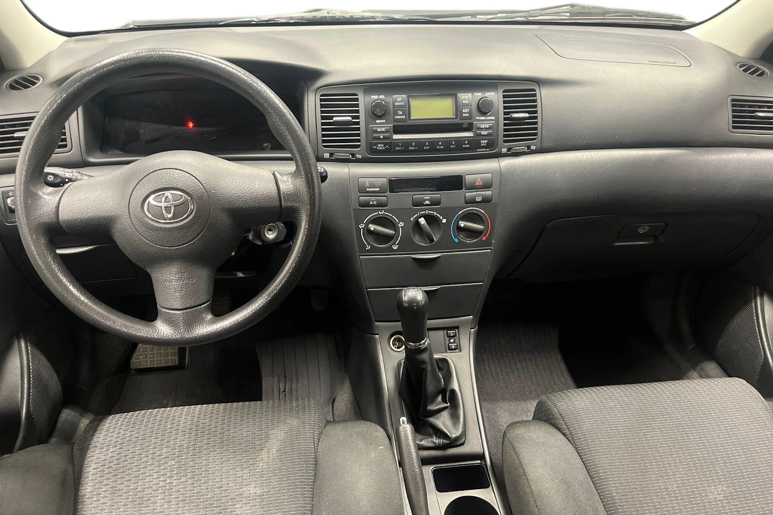 Hopea Toyota Corolla 2004 kuva 9.