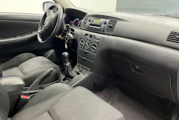 Hopea Toyota Corolla 2004 kuva 15.