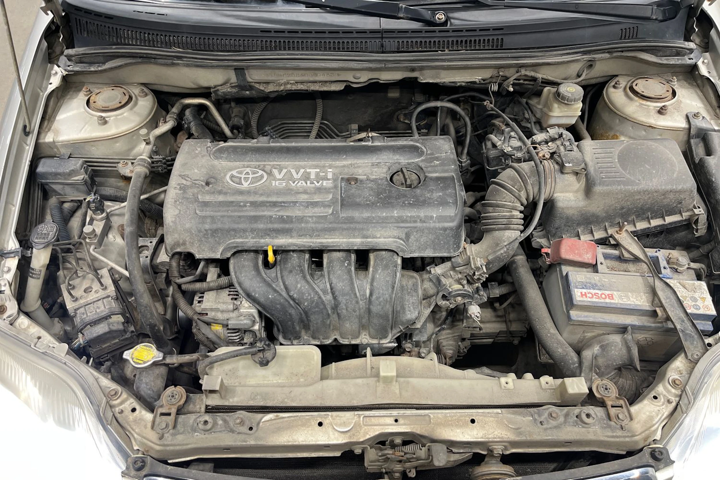 Hopea Toyota Corolla 2004 kuva 18.
