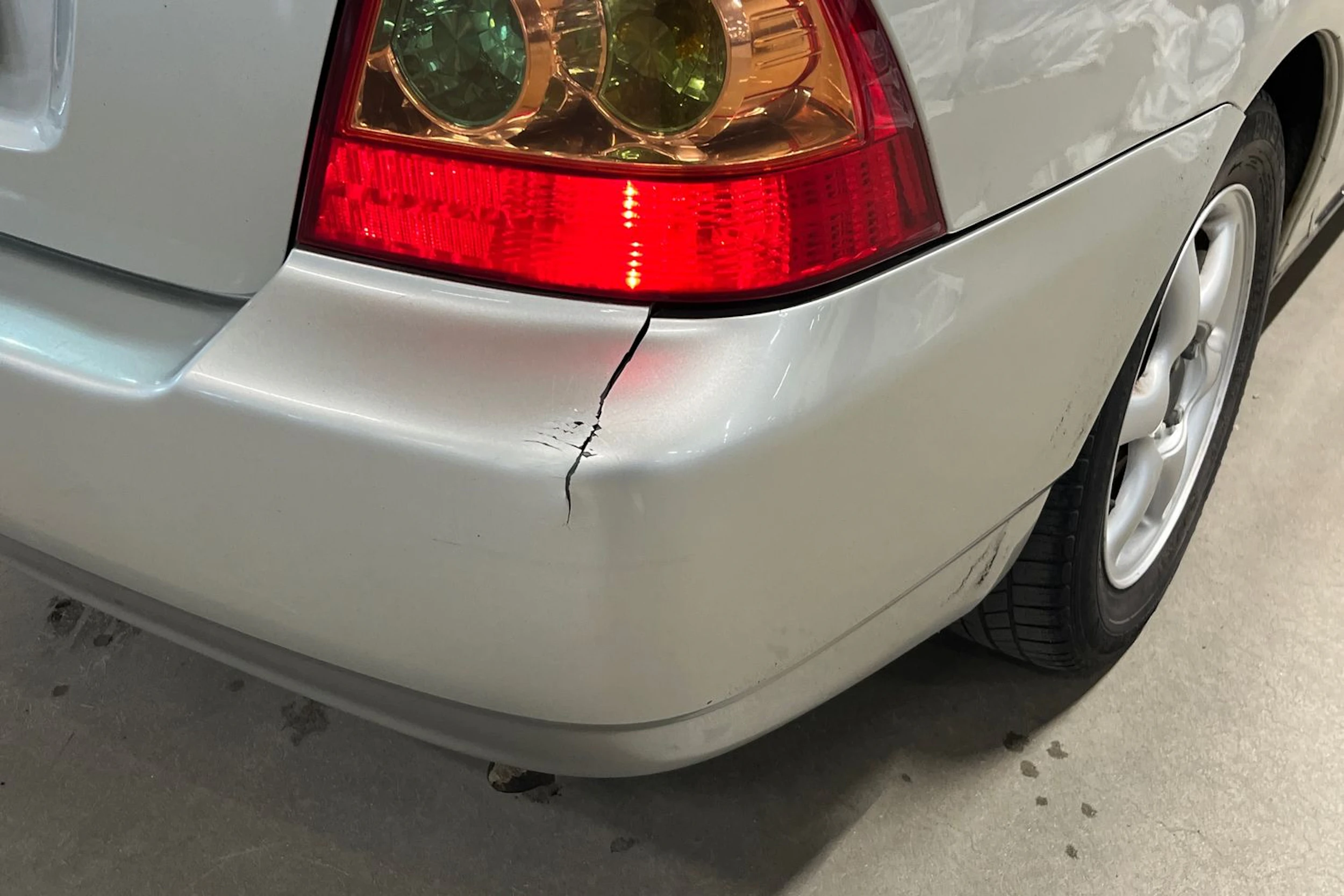 Hopea Toyota Corolla 2004 kuva 19.