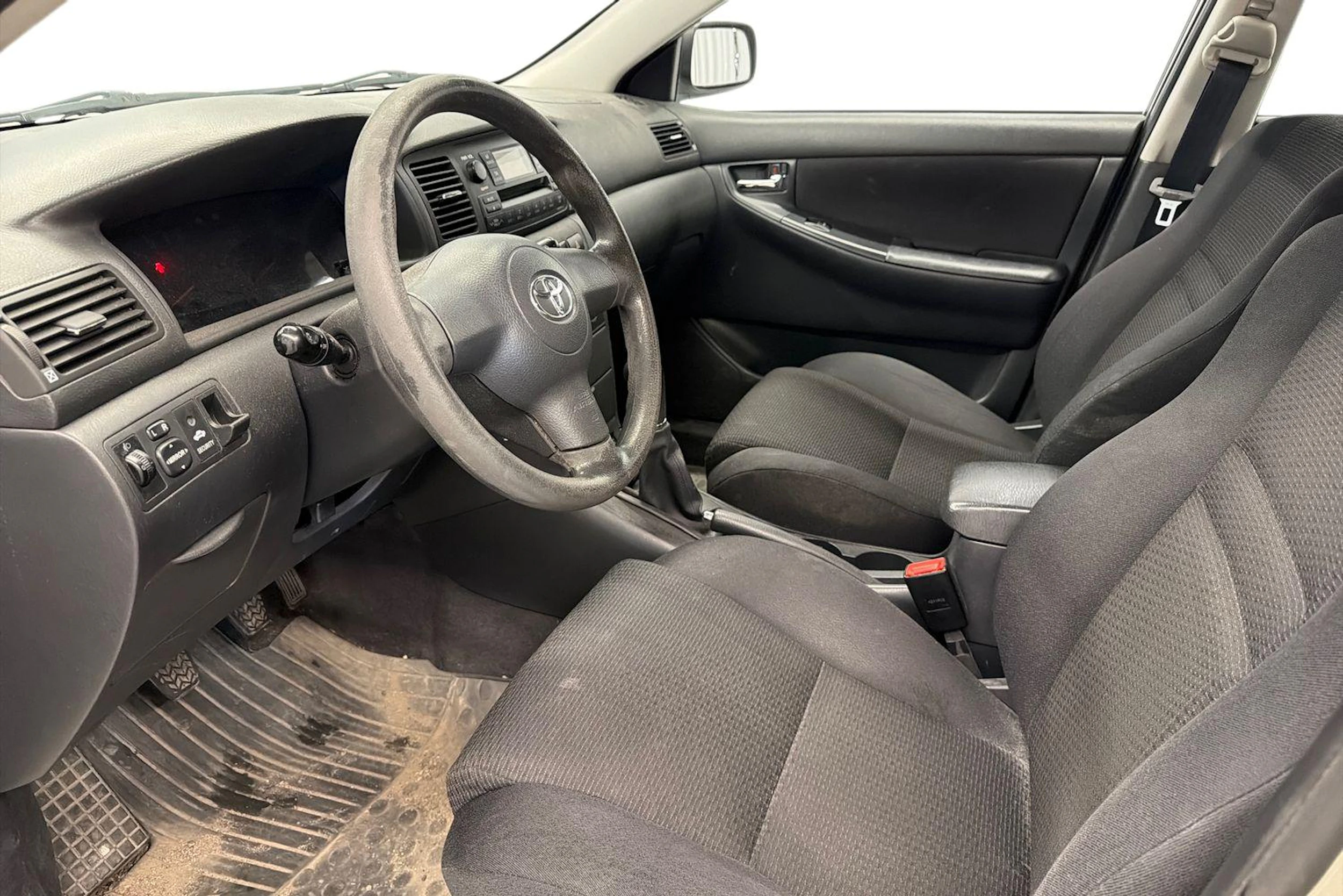 hopea Toyota Corolla 2004 kuva 6.