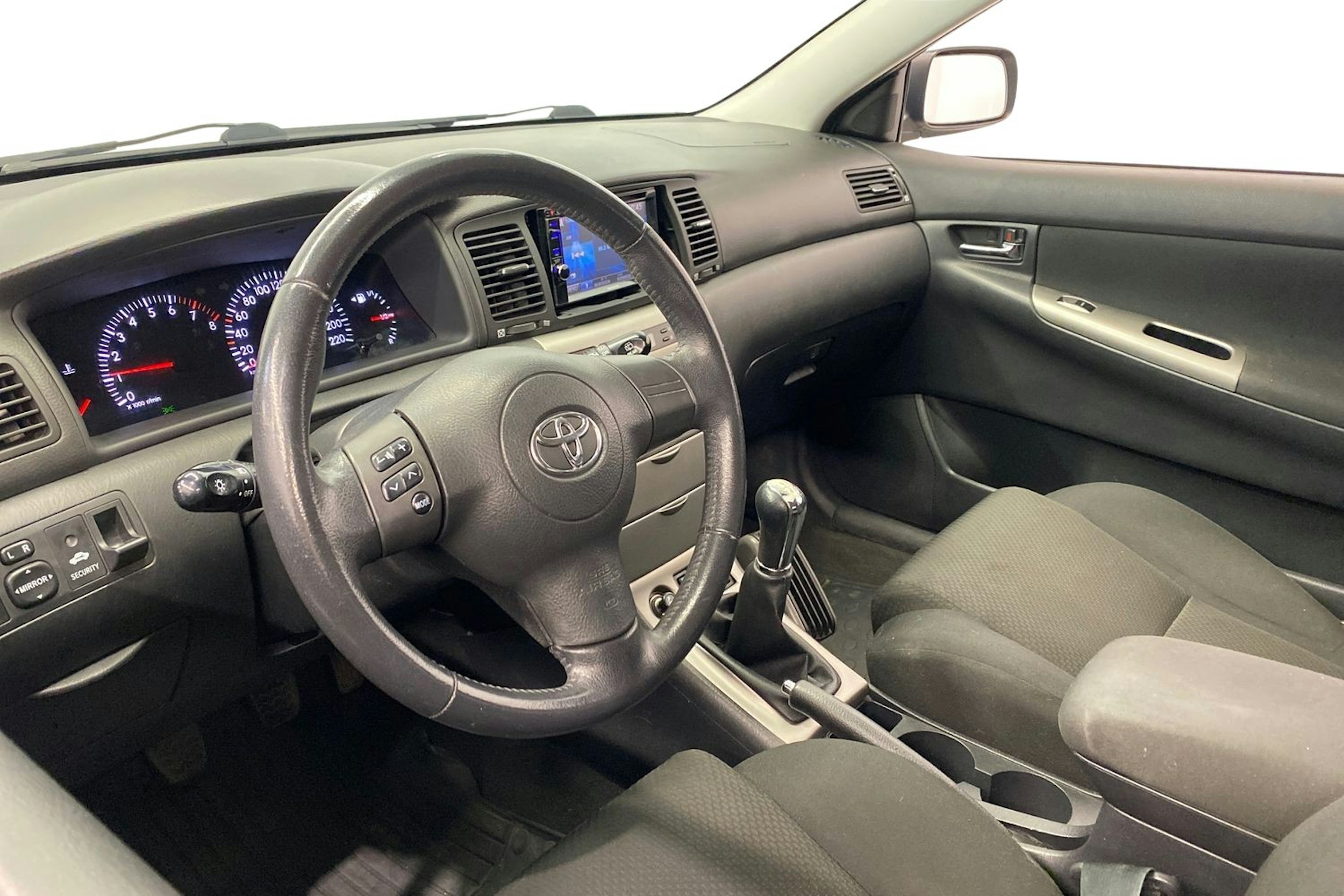 valkoinen Toyota Corolla 2005 kuva 7.