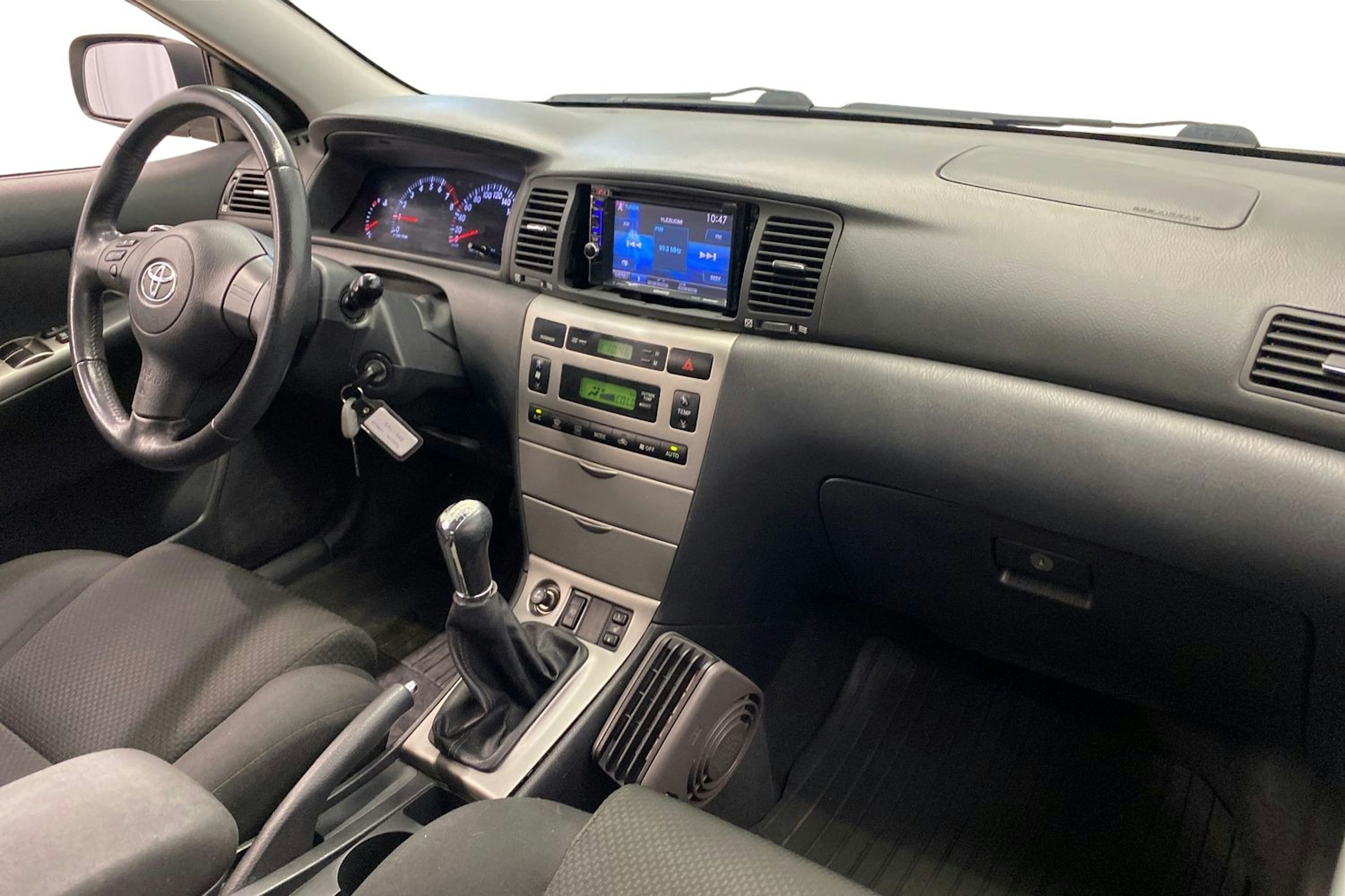 valkoinen Toyota Corolla 2005 kuva 10.