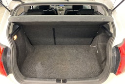 valkoinen Toyota Corolla 2005 kuva 16.