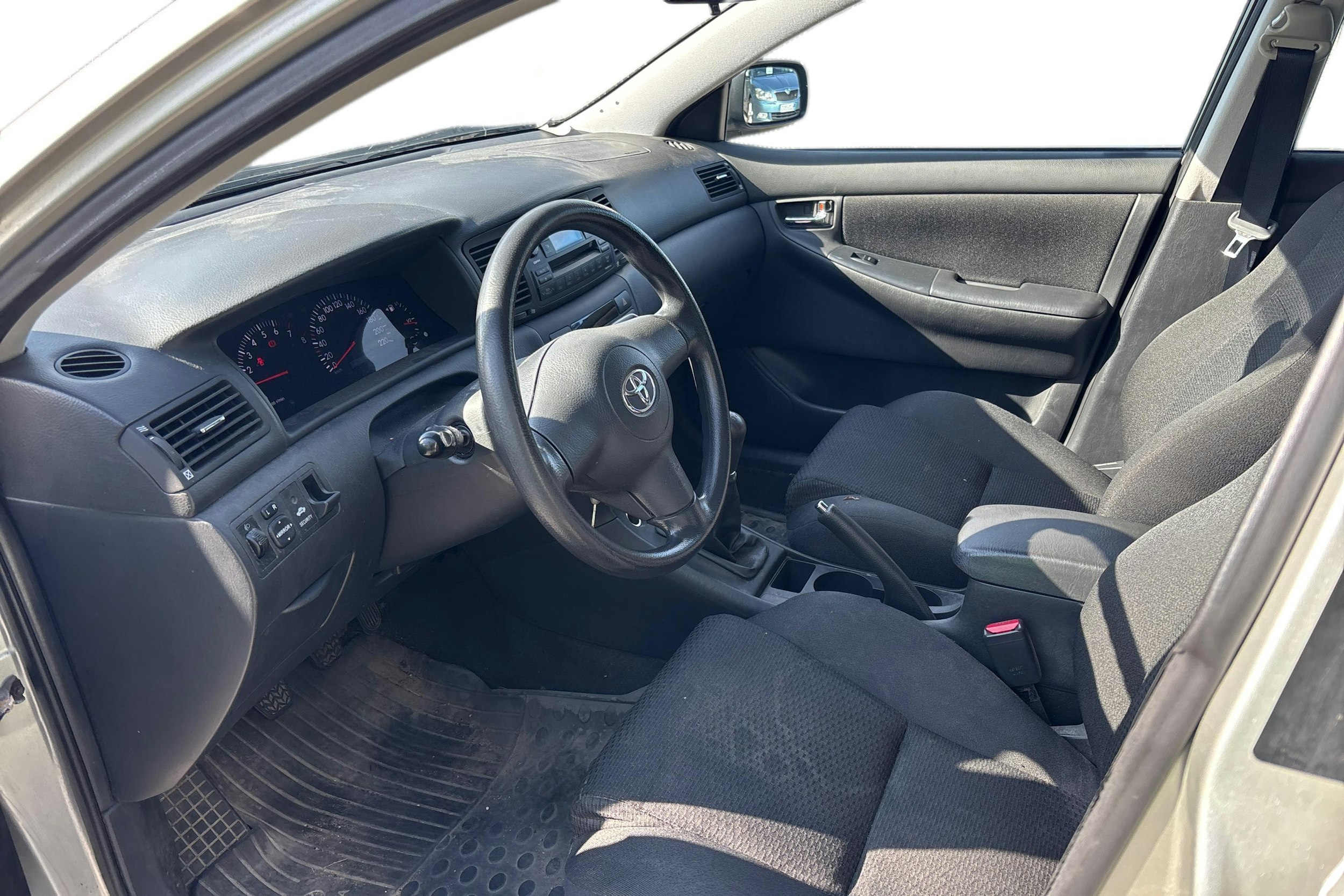 hopea Toyota Corolla 2005 kuva 3.
