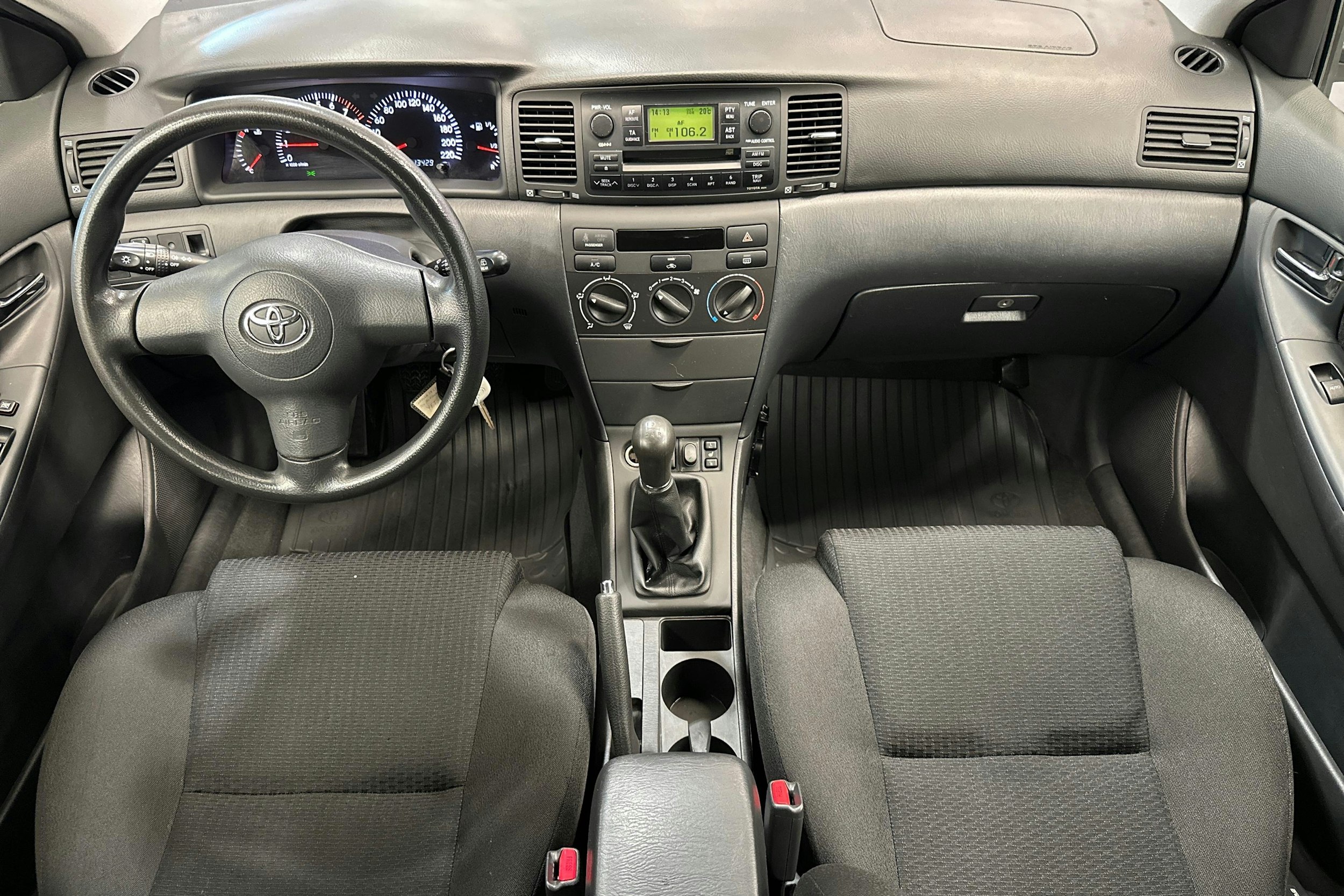 hopea Toyota Corolla 2005 kuva 9.