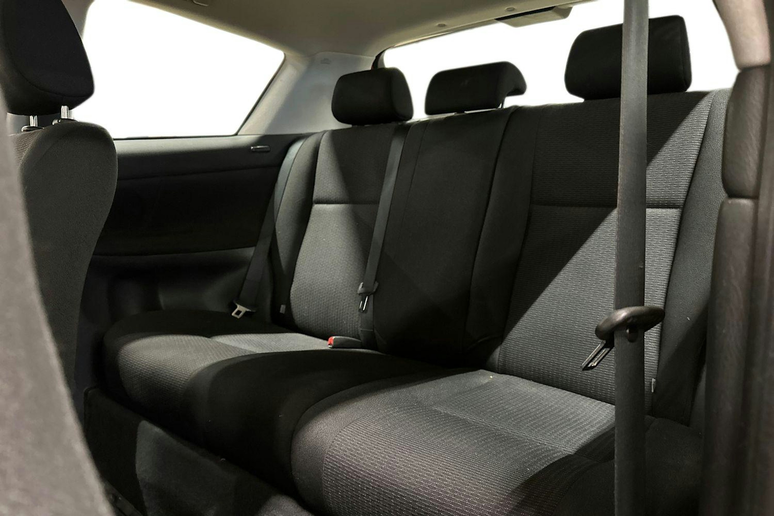 punainen Toyota Corolla 2006 kuva 10.