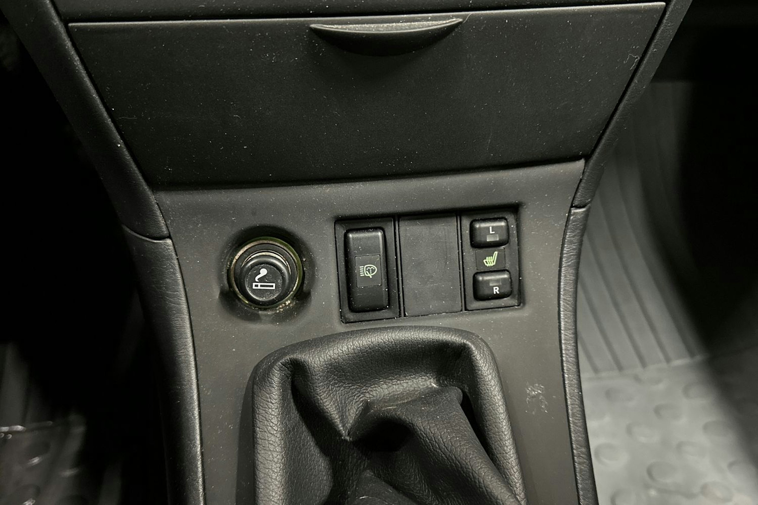 punainen Toyota Corolla 2006 kuva 17.