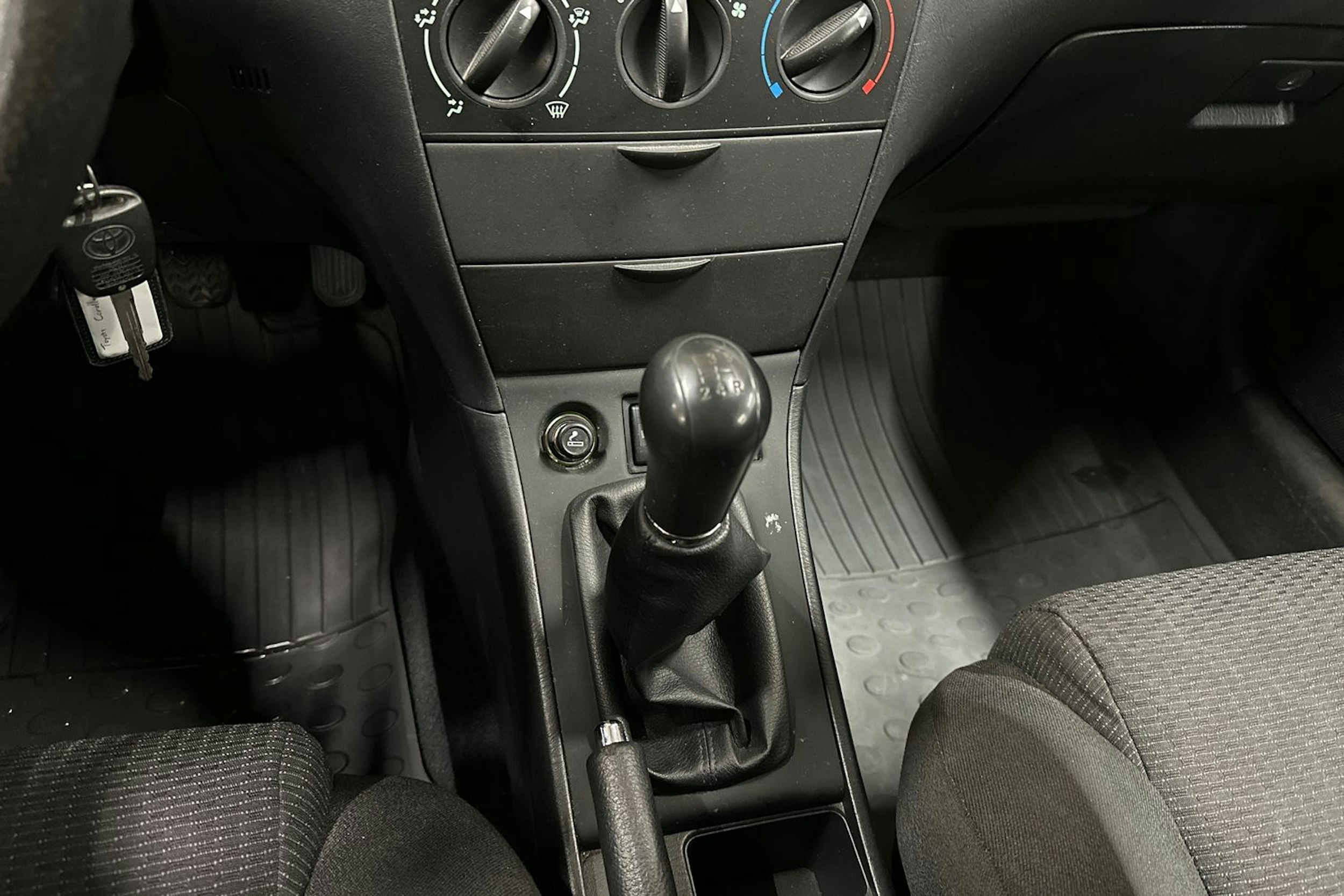 punainen Toyota Corolla 2006 kuva 18.