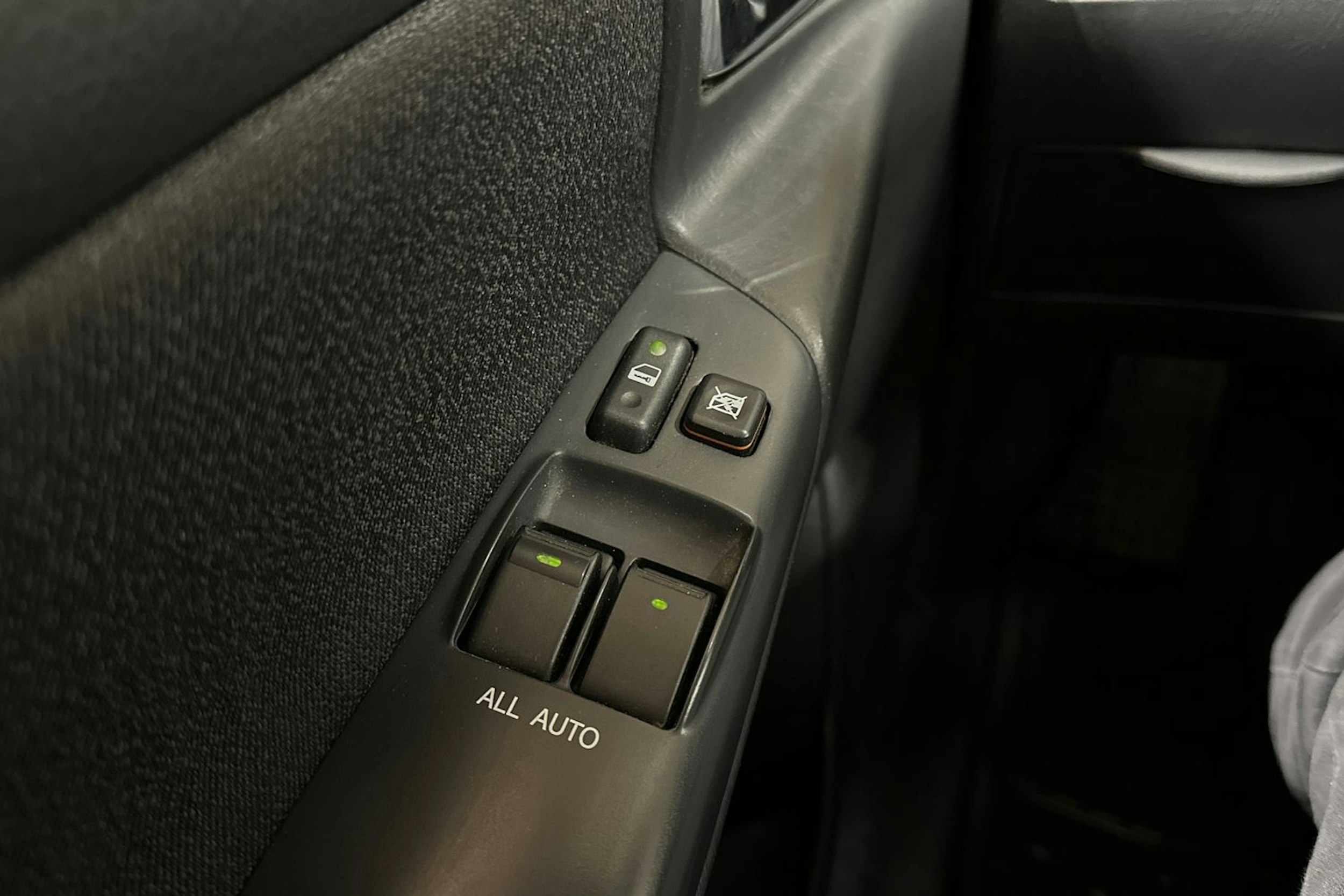 punainen Toyota Corolla 2006 kuva 23.