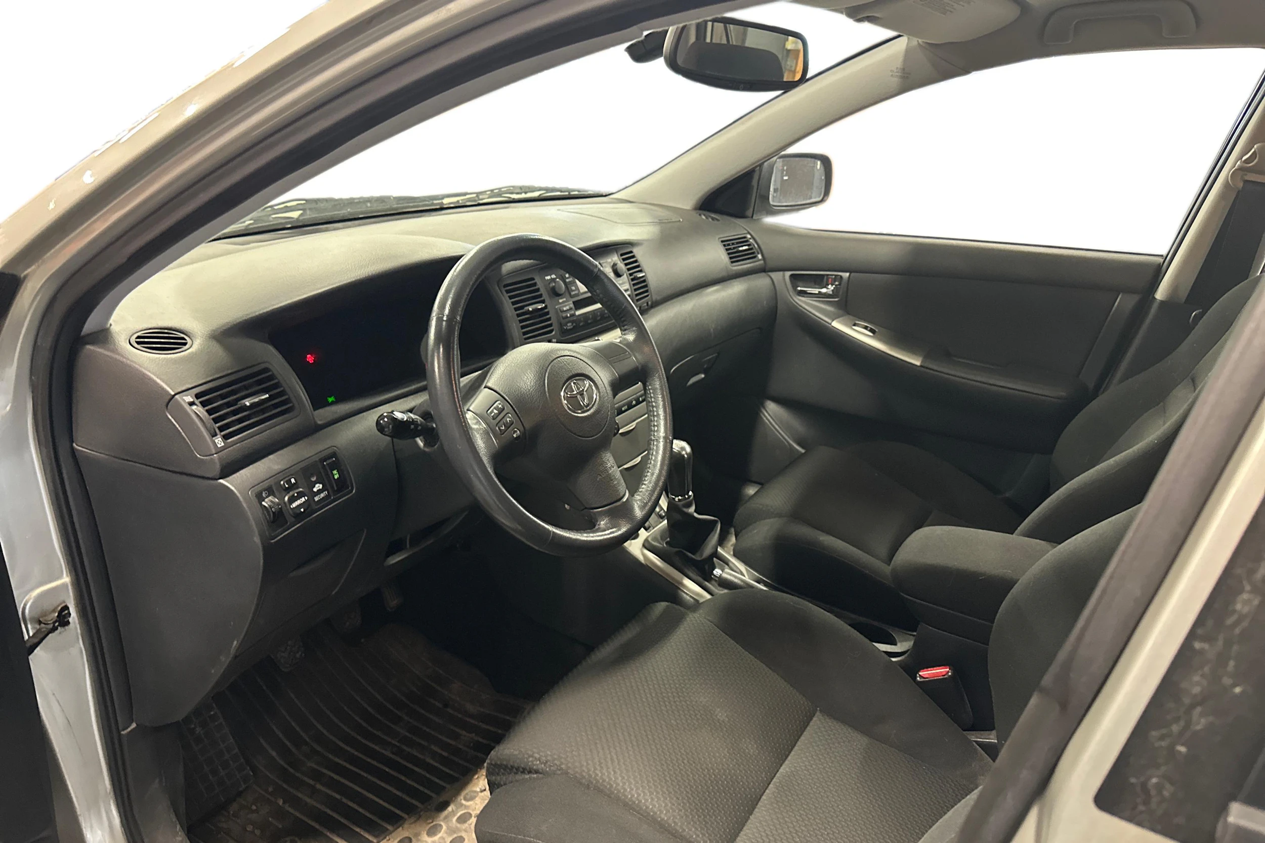 hopea Toyota Corolla 2006 kuva 3.