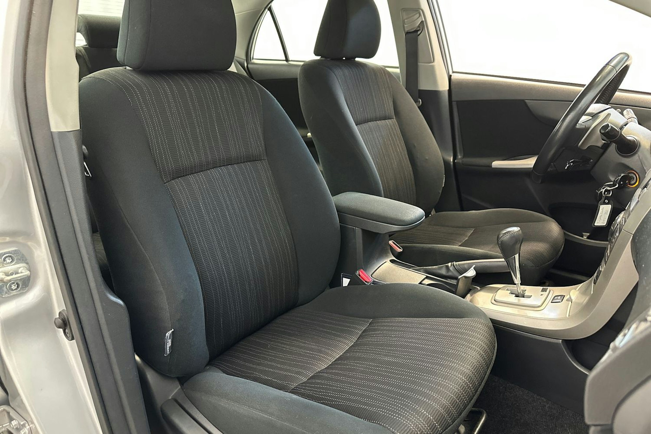 hopea Toyota Corolla 2007 kuva 13.