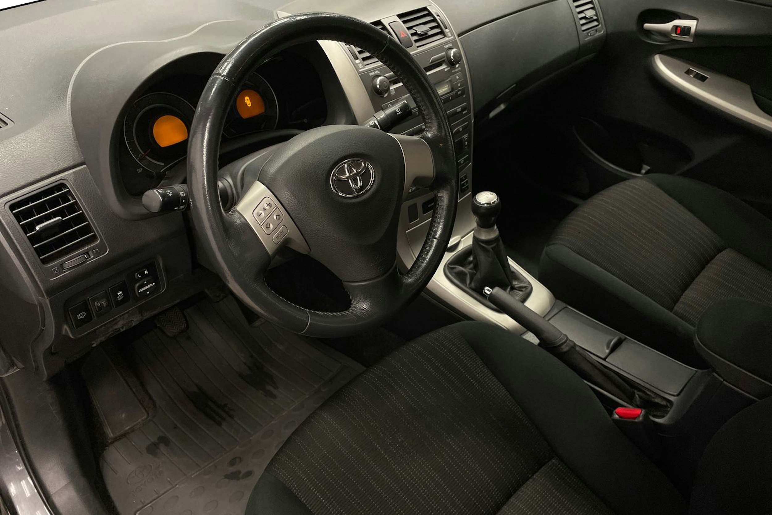 Harmaa Toyota Corolla 2008 kuva 7.