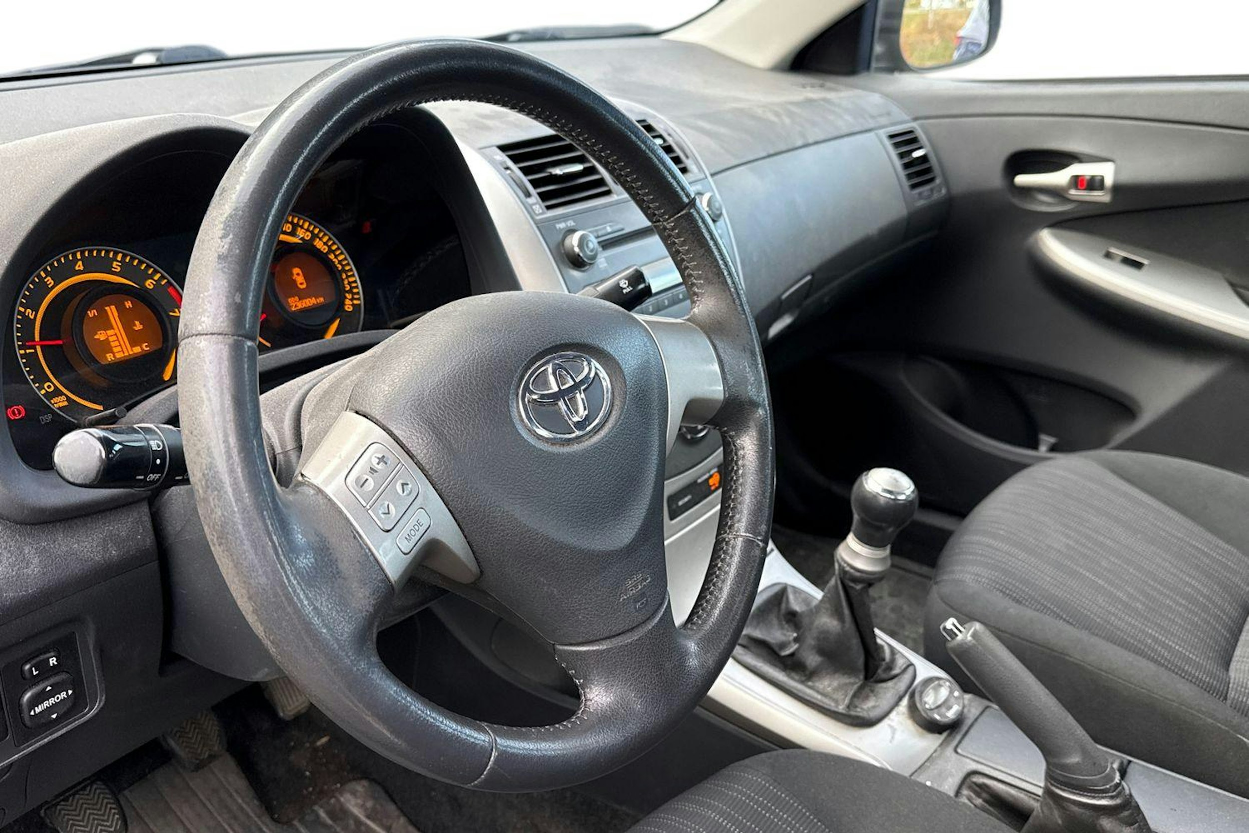 harmaa Toyota Corolla 2008 kuva 3.