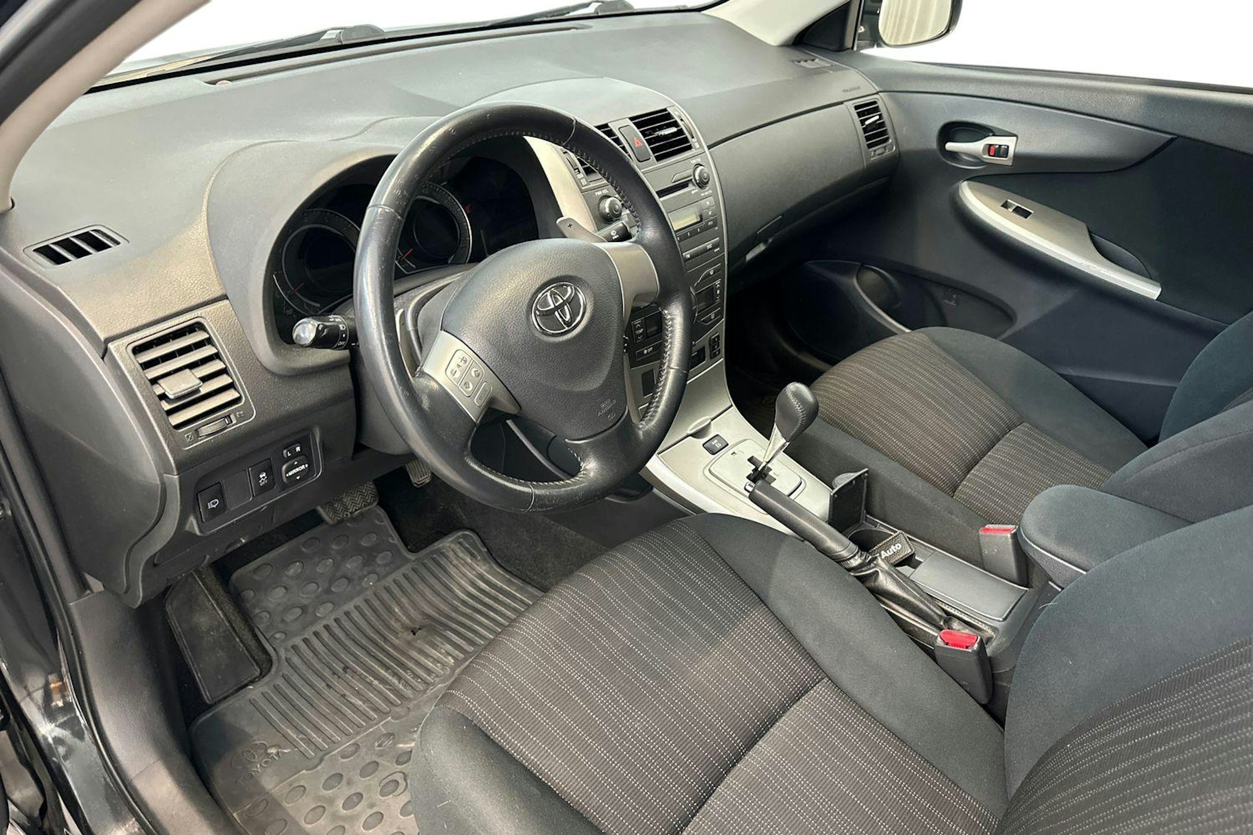 musta Toyota Corolla 2008 kuva 6.