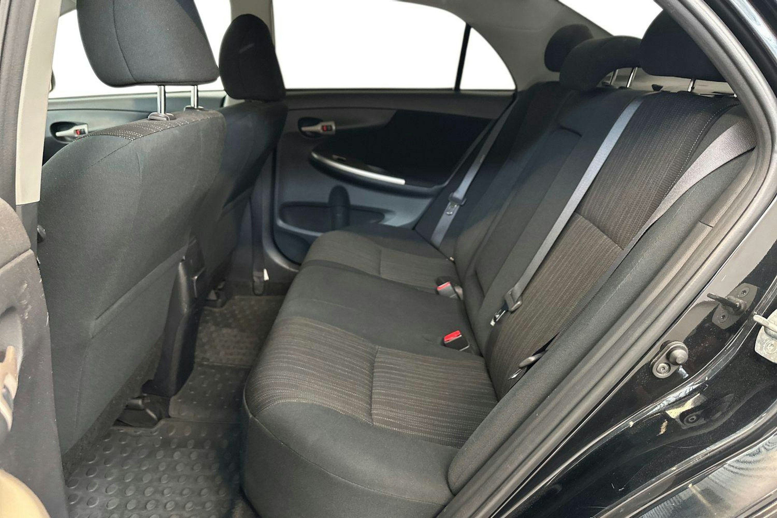 musta Toyota Corolla 2008 kuva 8.