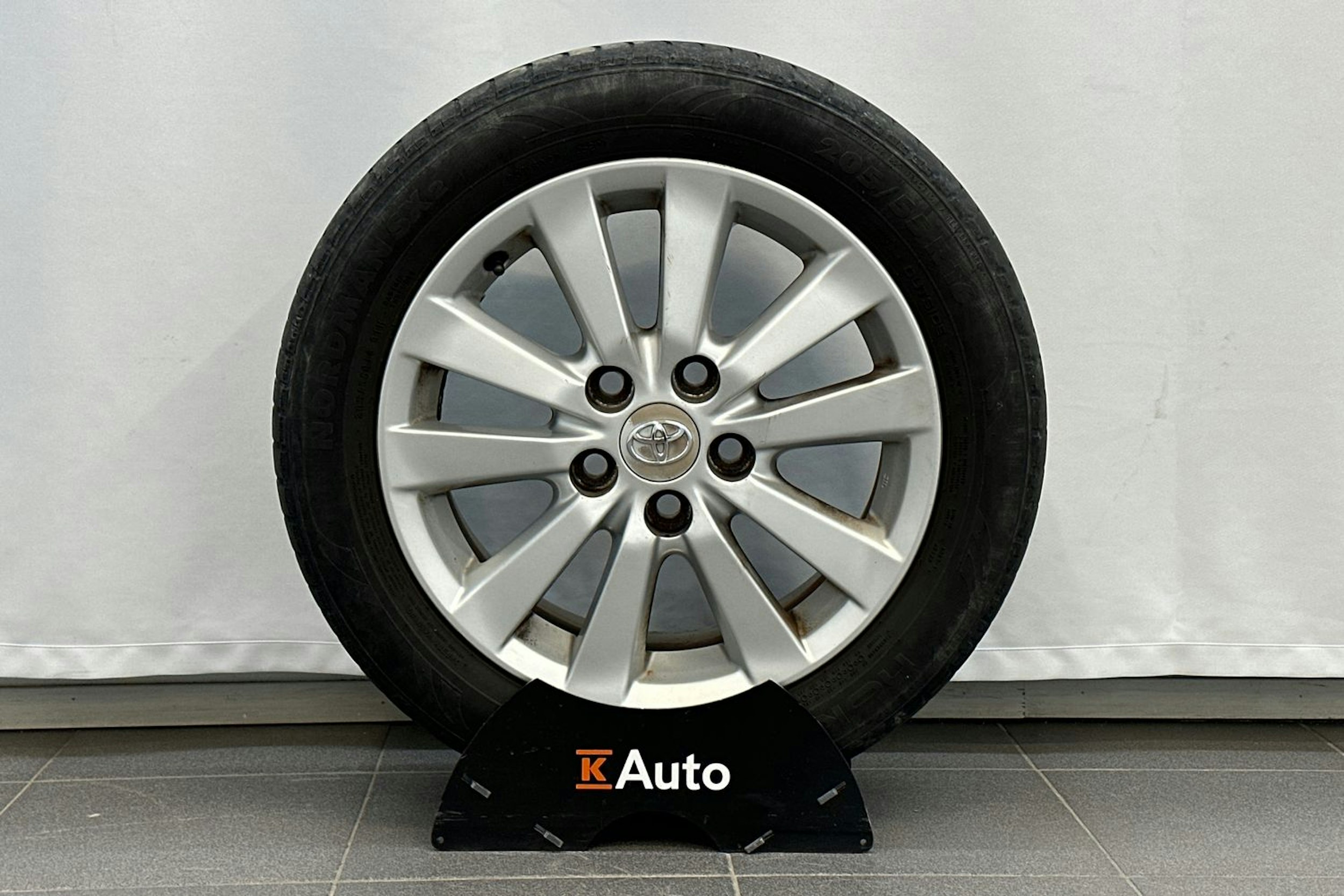 musta Toyota Corolla 2008 kuva 10.