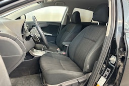 musta Toyota Corolla 2008 kuva 11.