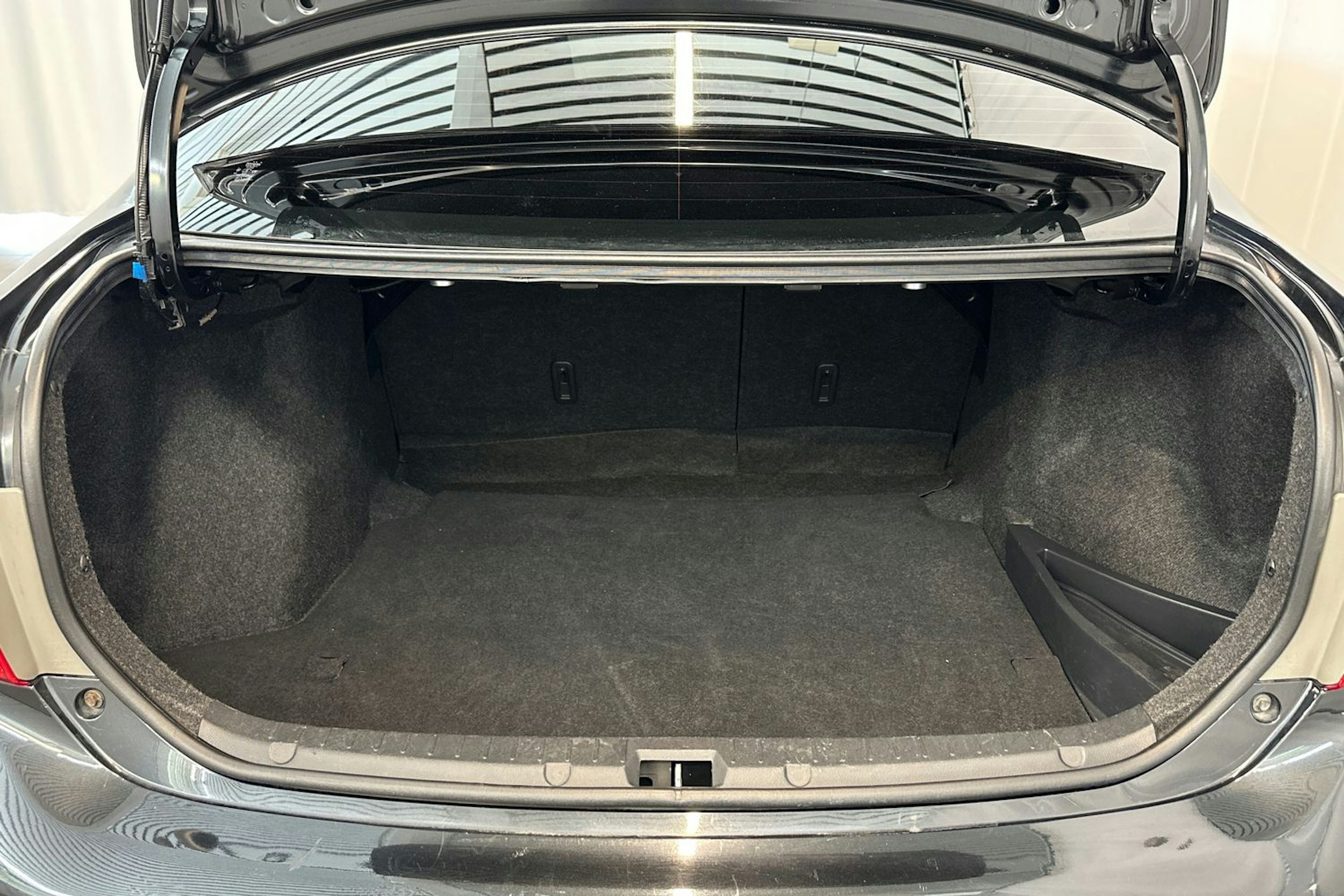 musta Toyota Corolla 2008 kuva 14.