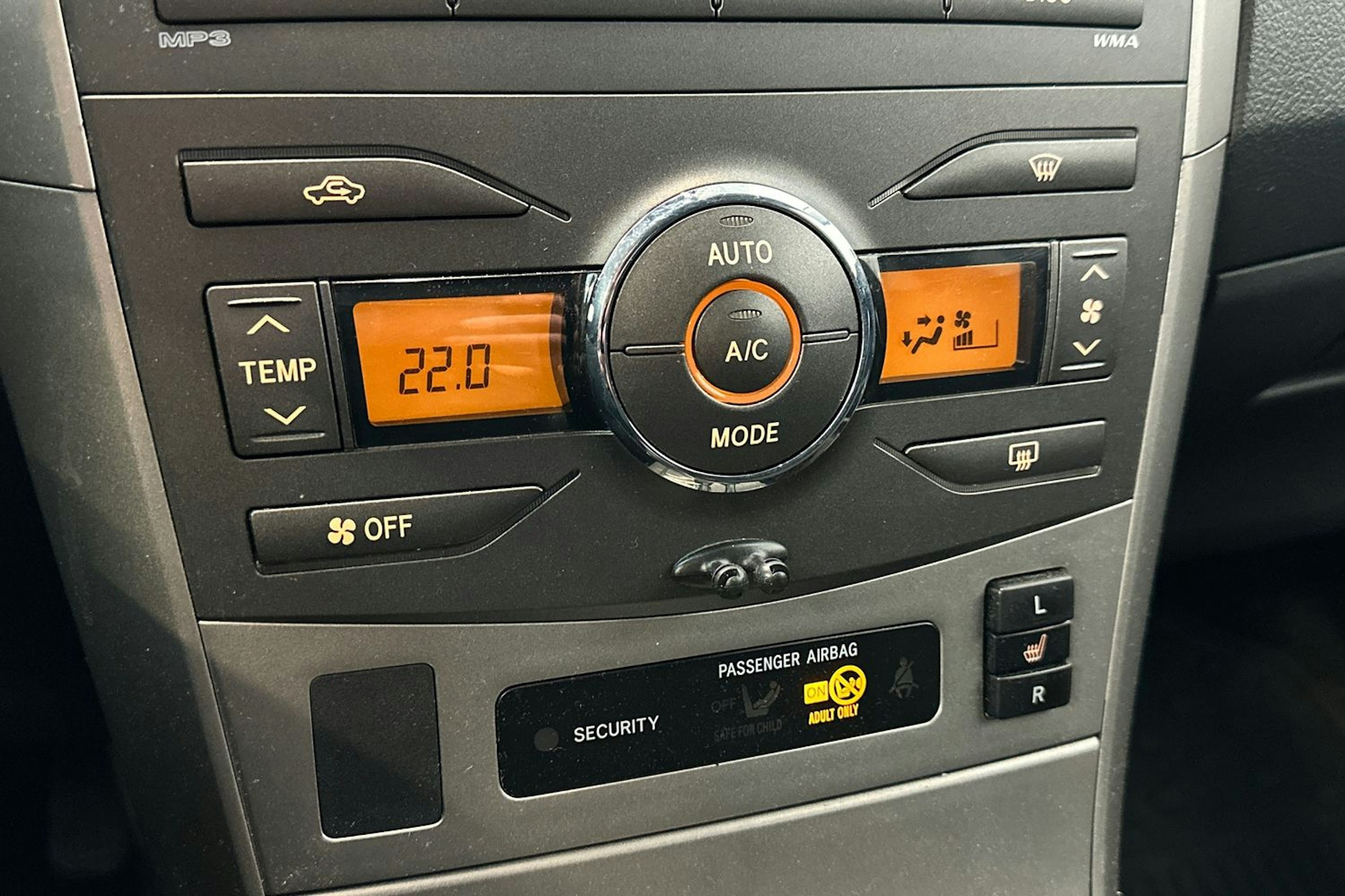 musta Toyota Corolla 2008 kuva 17.