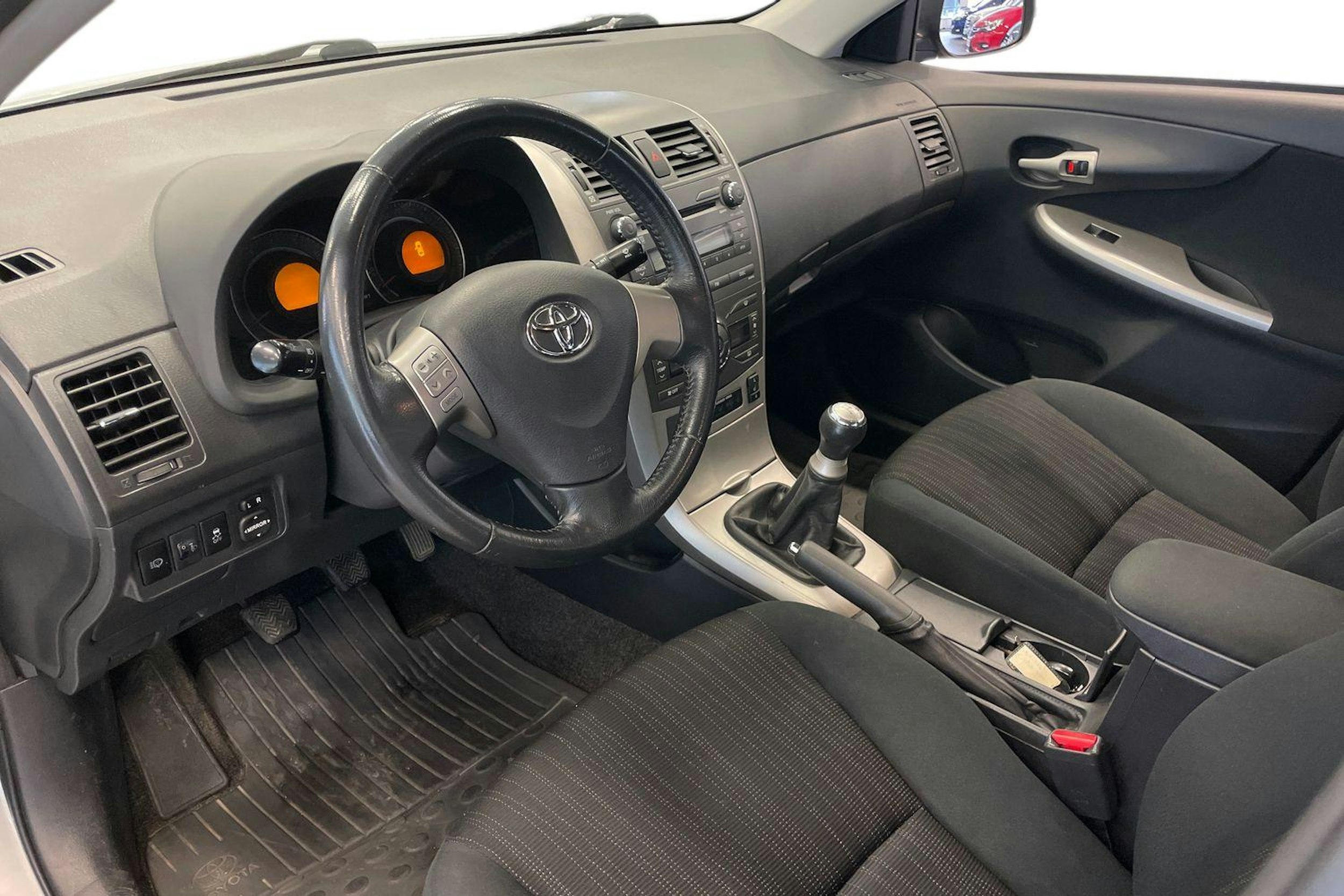 hopea Toyota Corolla 2008 kuva 7.
