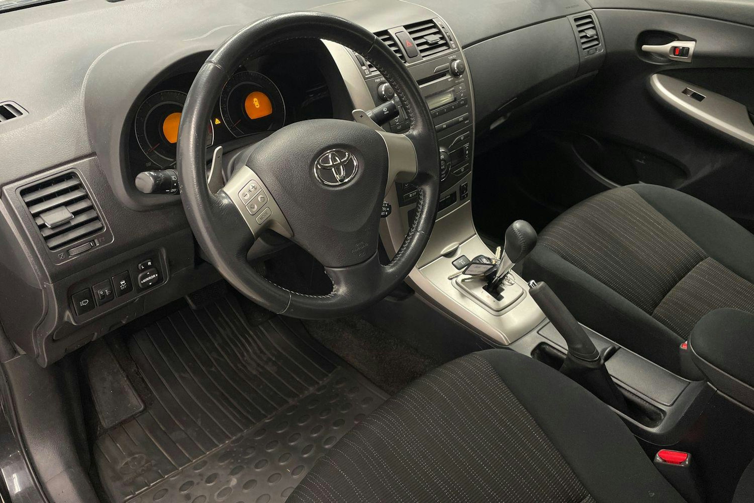 musta Toyota Corolla 2008 kuva 7.