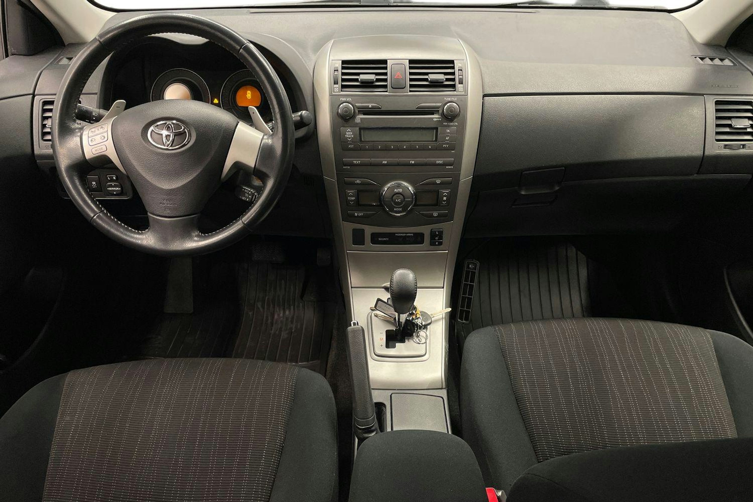musta Toyota Corolla 2008 kuva 9.