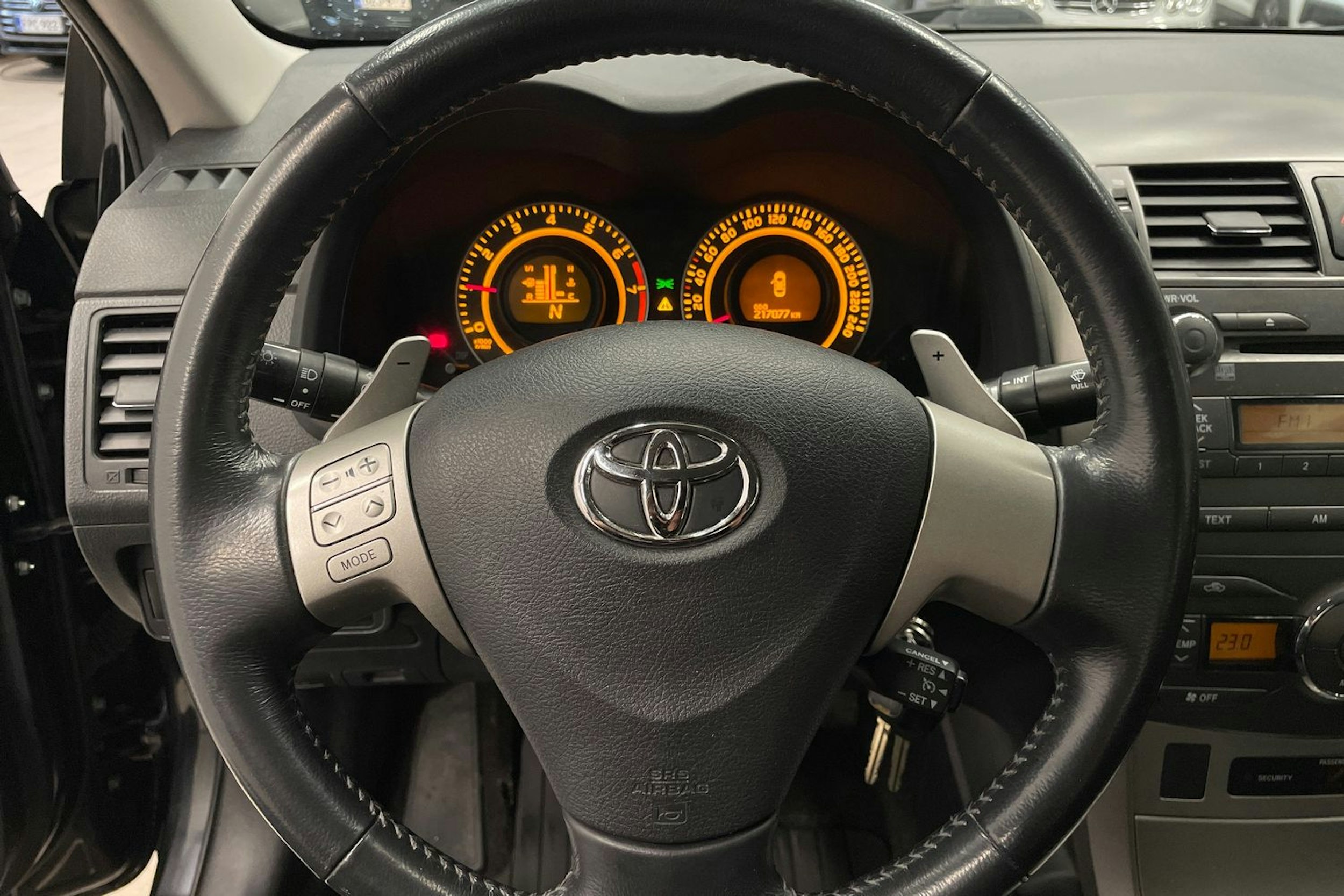 musta Toyota Corolla 2008 kuva 16.
