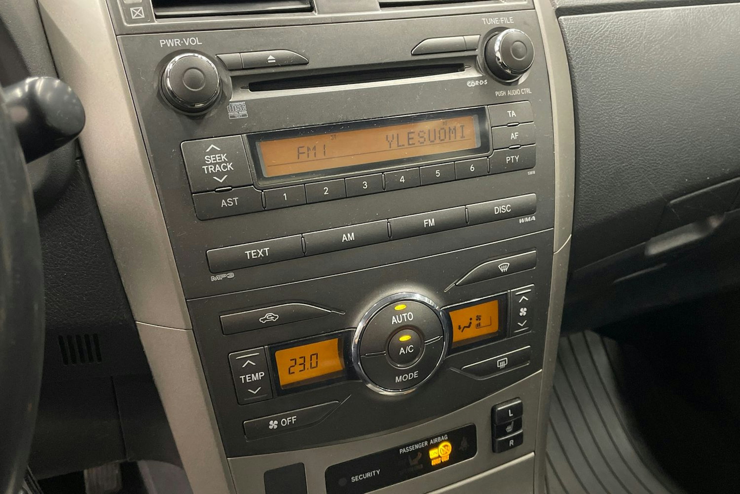 musta Toyota Corolla 2008 kuva 18.