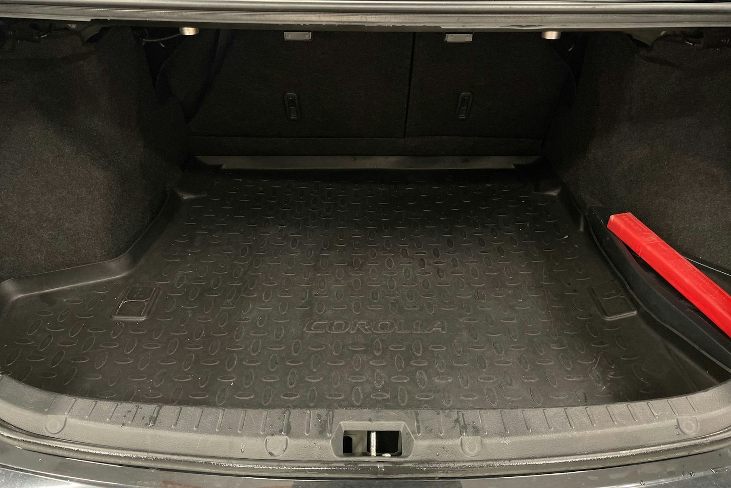 musta Toyota Corolla 2008 kuva 20.