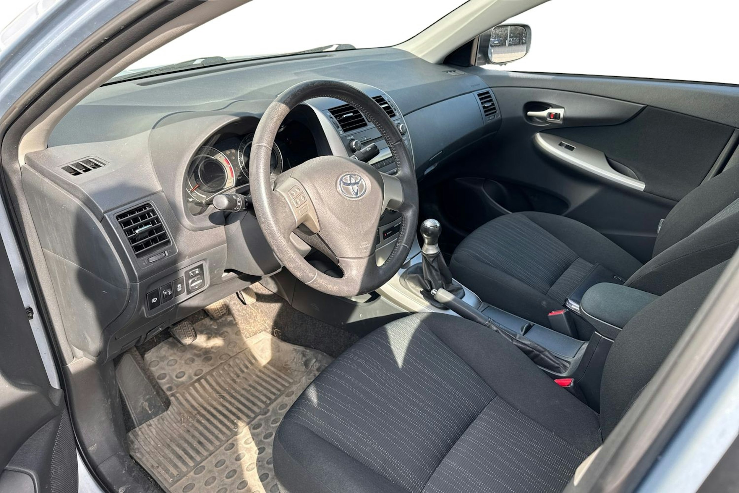 sininen Toyota Corolla 2009 kuva 3.