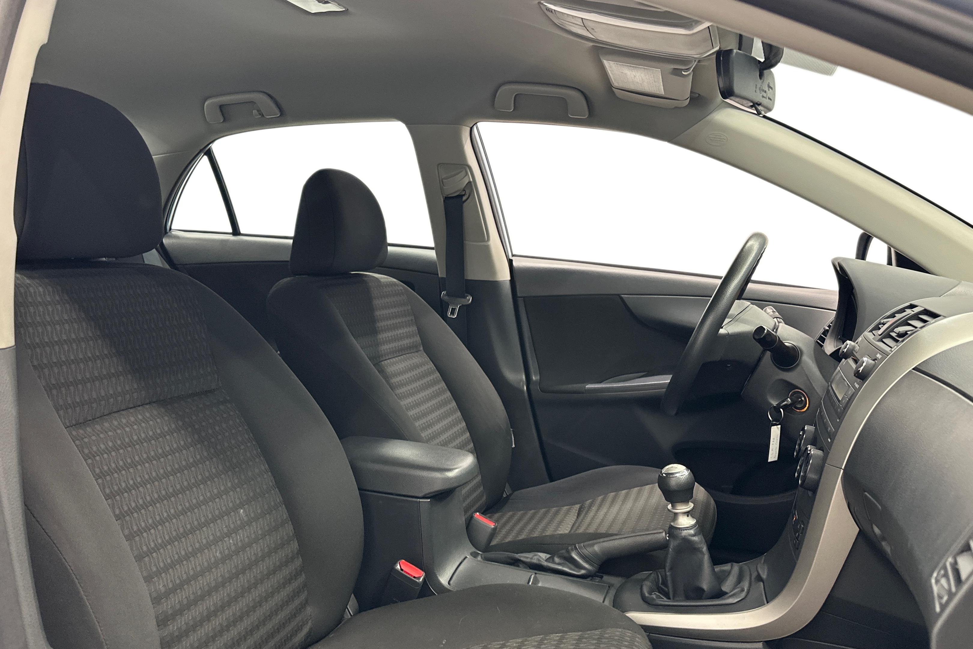 Toyota Corolla 2010, kuva 7/19