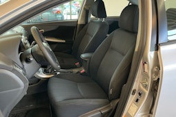 Hopea Toyota Corolla 2010 kuva 24.