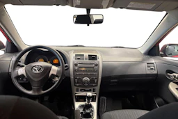punainen Toyota Corolla 2011 kuva 7.