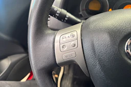 punainen Toyota Corolla 2011 kuva 13.