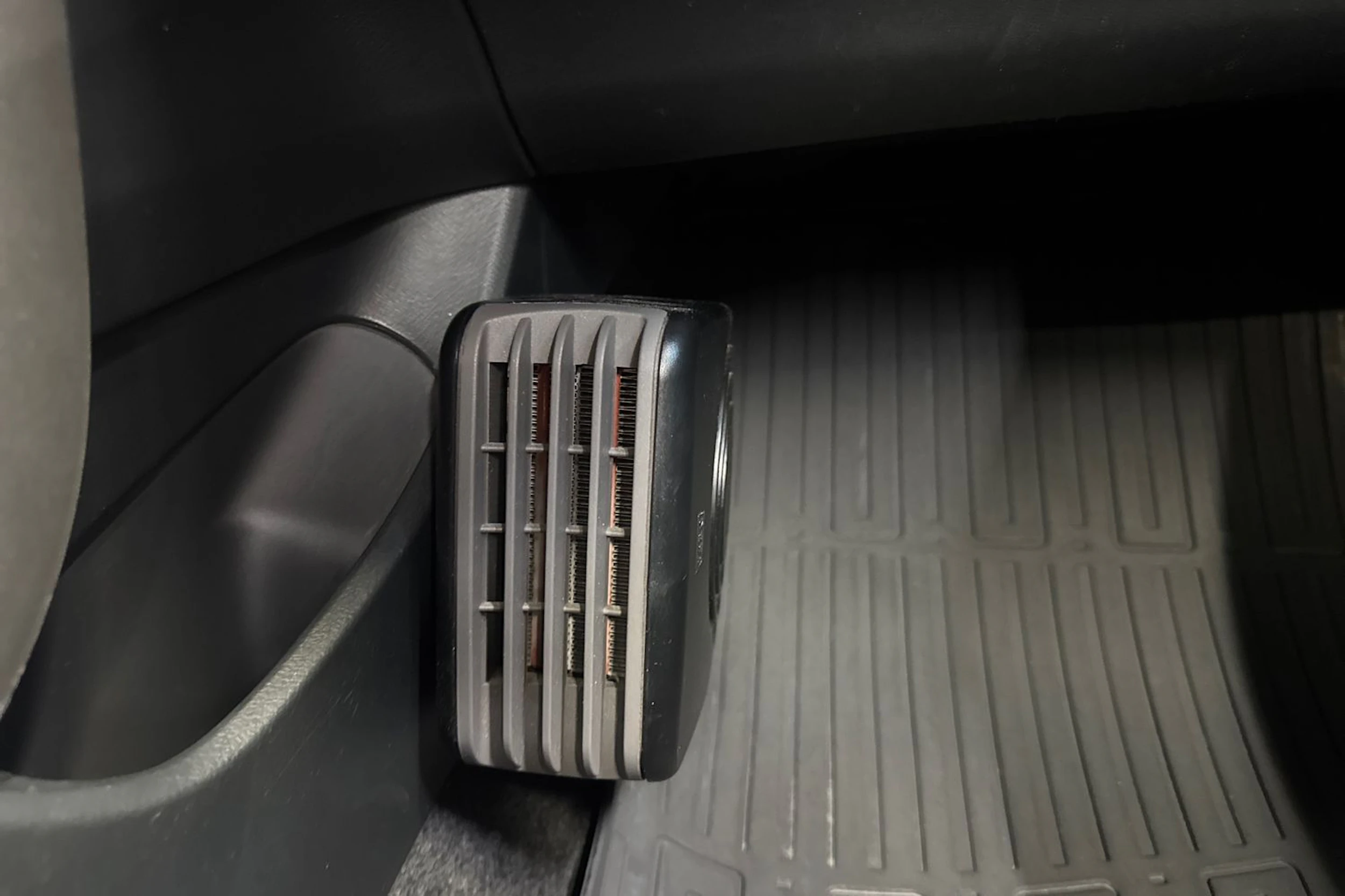 punainen Toyota Corolla 2011 kuva 18.
