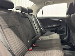 valkoinen Toyota Corolla 2011 kuva 10.