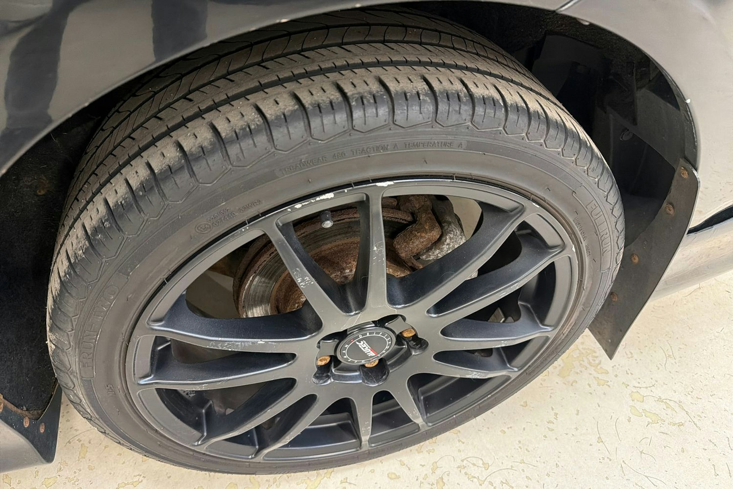 musta Toyota Corolla 2011 kuva 13.