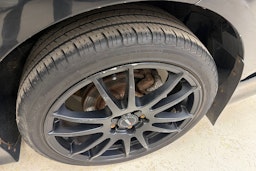 musta Toyota Corolla 2011 kuva 13.