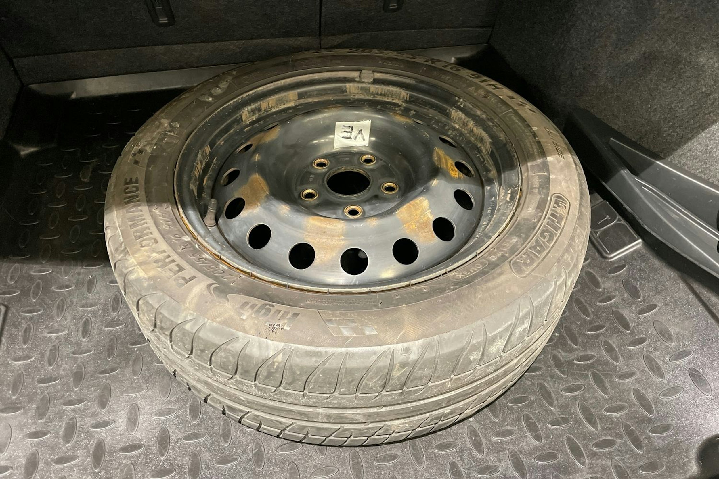 harmaa Toyota Corolla 2011 kuva 10.