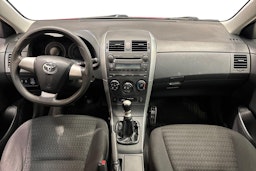 punainen Toyota Corolla 2011 kuva 9.