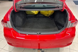 punainen Toyota Corolla 2011 kuva 16.