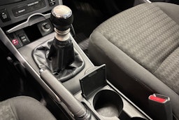 punainen Toyota Corolla 2011 kuva 23.