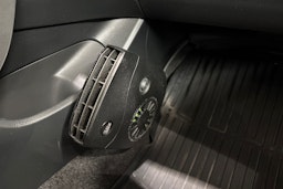 punainen Toyota Corolla 2011 kuva 24.